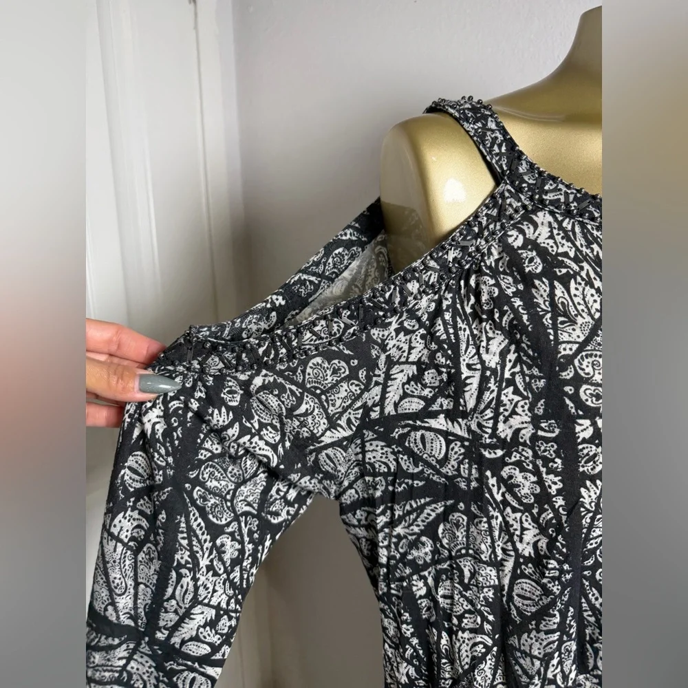 Free People Good Morning Cold Shoulder Abstract Print Top Blouse Size M - Picture 5 of 8